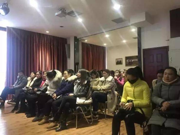 【报道】读谱与琴谱版本的选择|713贵宾会检测线路艺术家鲍释贤大师班洛阳站圆满结束。诤悠担