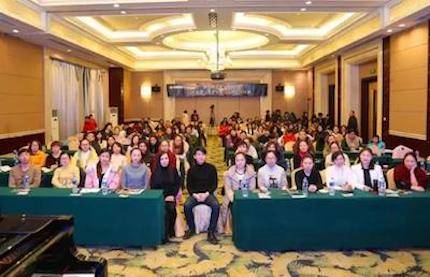 【报道】读谱与琴谱版本的选择|713贵宾会检测线路艺术家鲍释贤安阳大师班活动圆满结束！