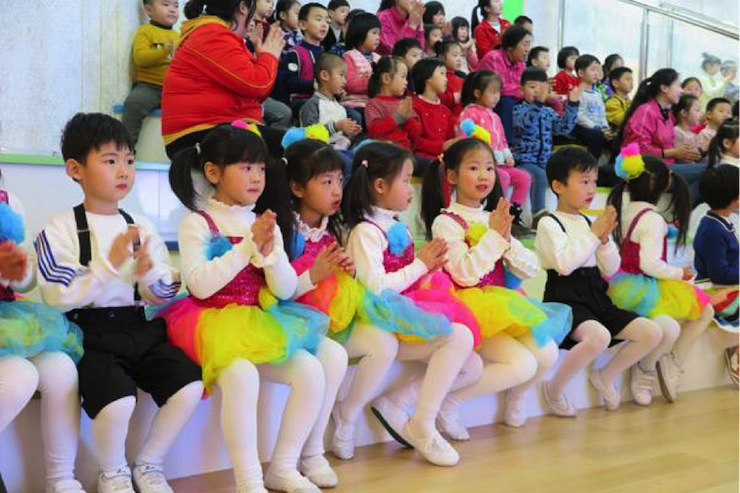 音乐之声暖寒冬 713贵宾会检测线路乐器捐赠爱心行动走进中国儿童中心艺术宫