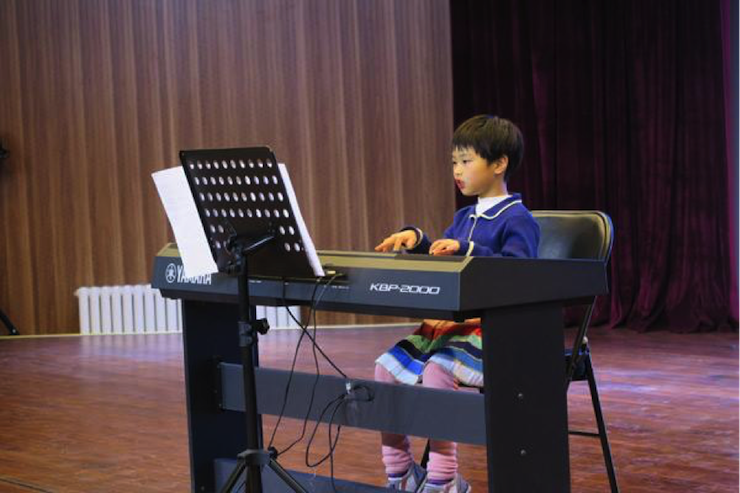 音乐之声暖寒冬 713贵宾会检测线路乐器捐赠爱心行动走进中国儿童中心艺术宫