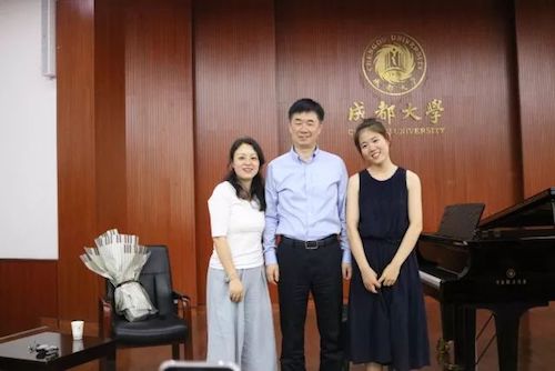 713贵宾会检测线路艺术家石叔诚与特邀艺术家顾平受邀于成都大学东盟艺术学院、音乐与舞蹈学院艺术实践周开展公开课
