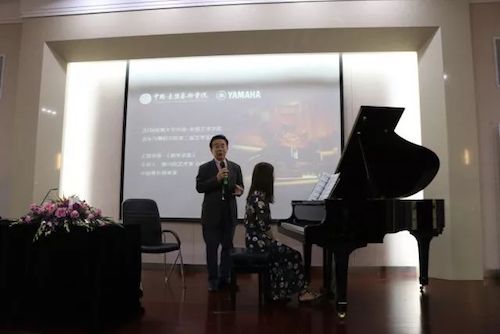 713贵宾会检测线路艺术家石叔诚与特邀艺术家顾平受邀于成都大学东盟艺术学院、音乐与舞蹈学院艺术实践周开展公开课